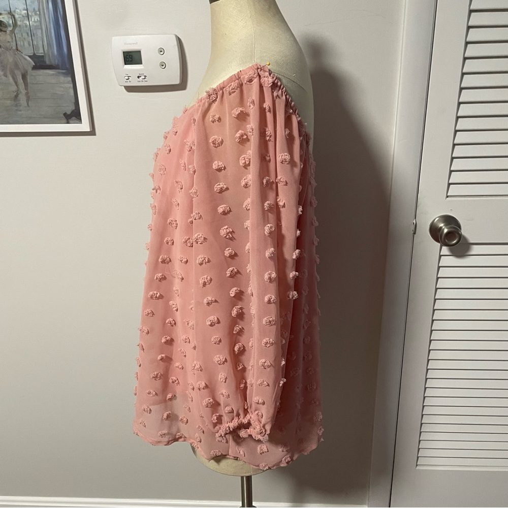 Textured dot blouse - Picture 2 of 4